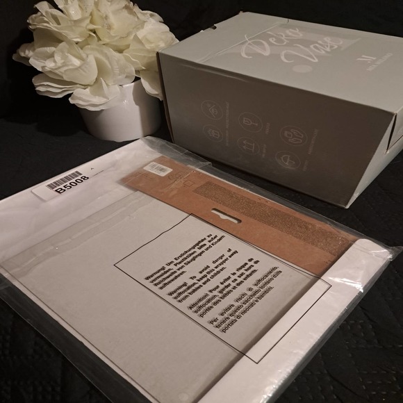 NIB- Wedding Table Decor - Card Box & European Mia Milano Vase -Wedding White - Picture 4 of 4